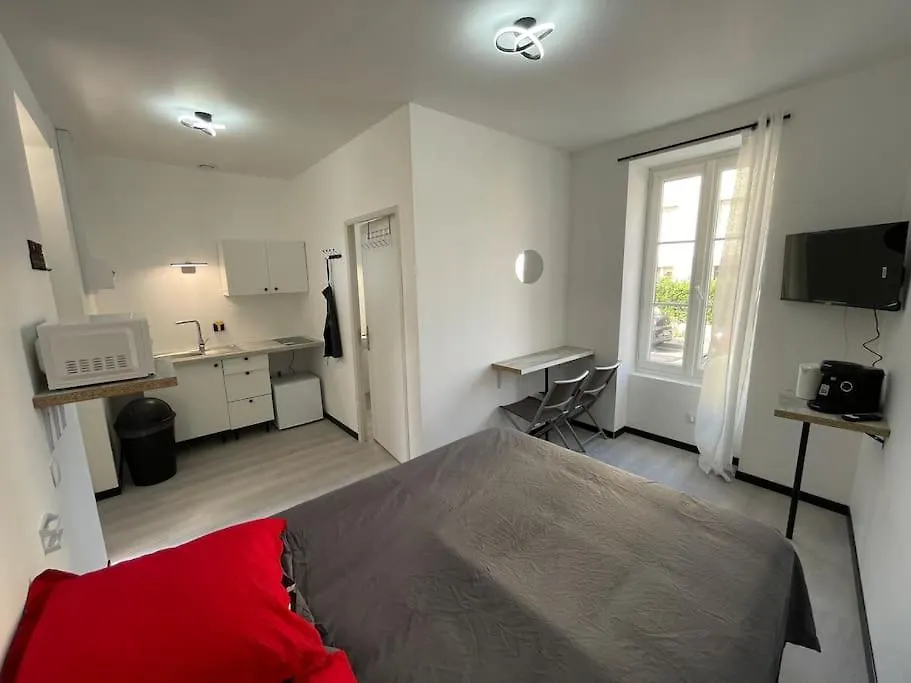 Appartement Studio A2 18M2 Cosy 5Minutes Gare Parking Gratuit Rue De La Mure Roanne